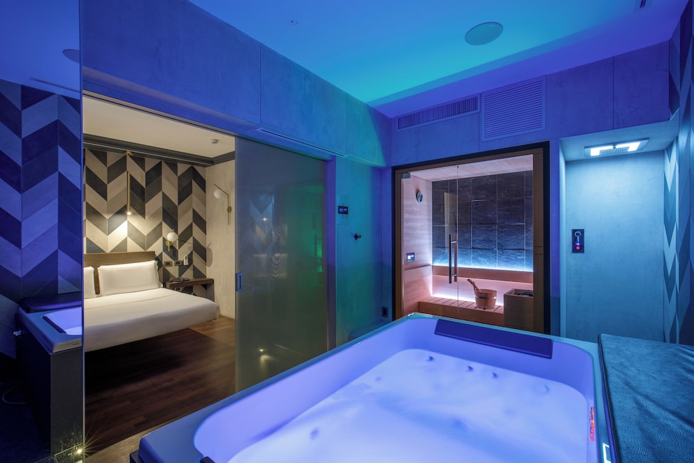Suite (wellness with private Spa) photo 1