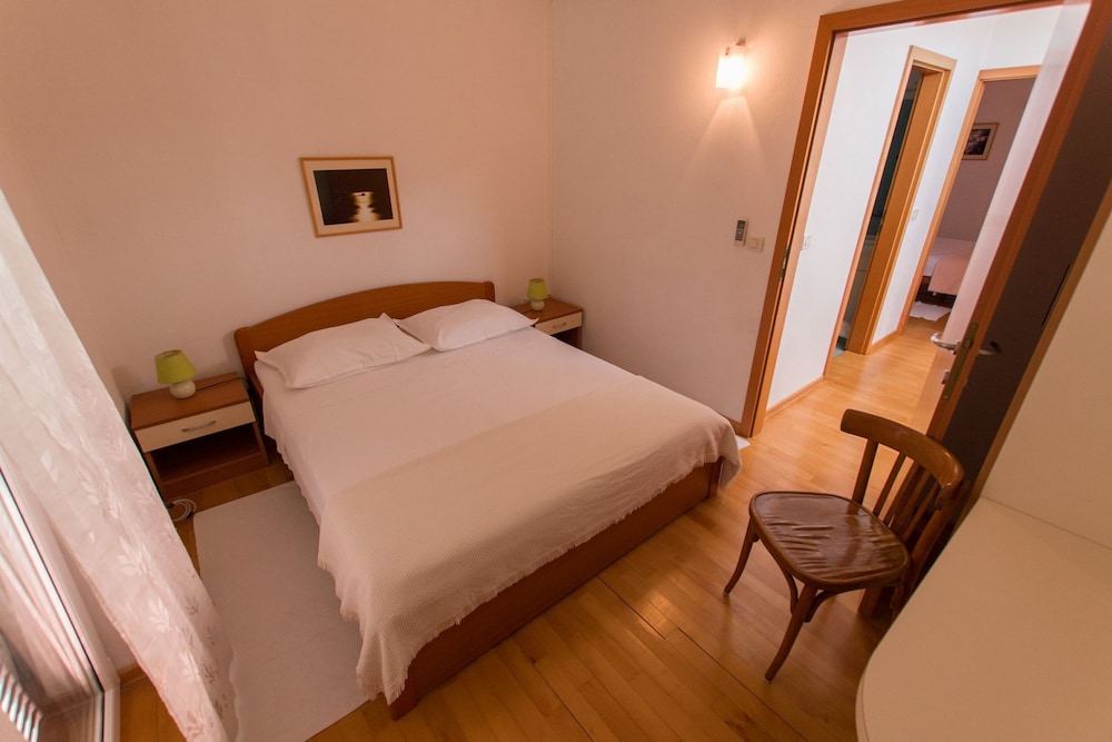 Apartment (Cobra - excellent location - A4(4+2))