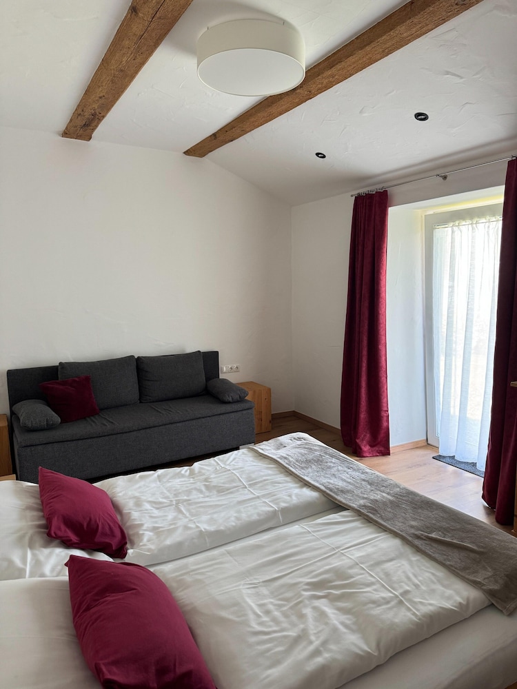 Apartment photo 2
