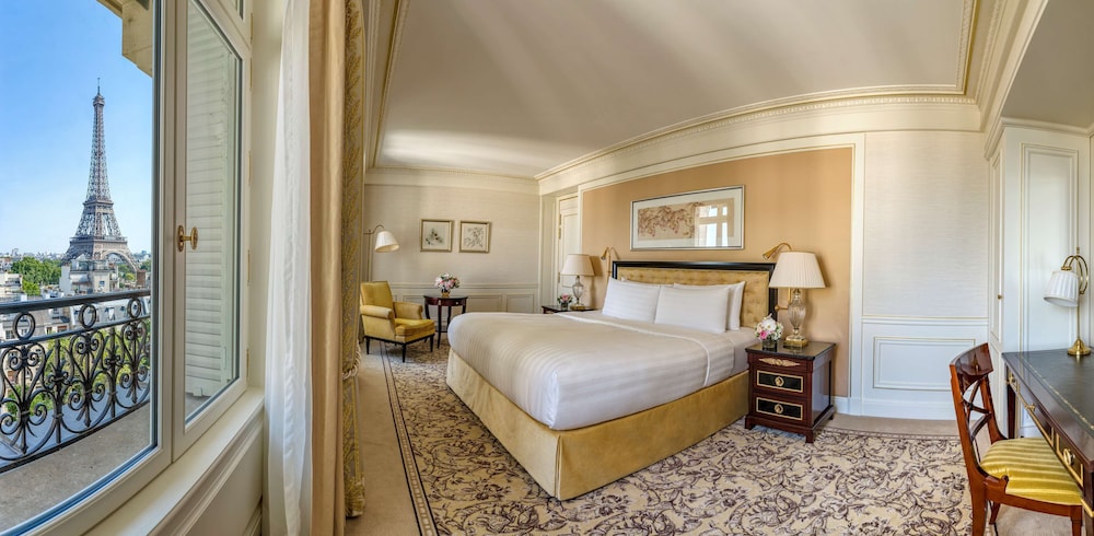Junior Suite Paris View, 1 King Bed thumbnail 5