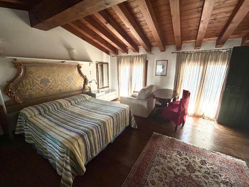Junior Quadruple Room photo 1