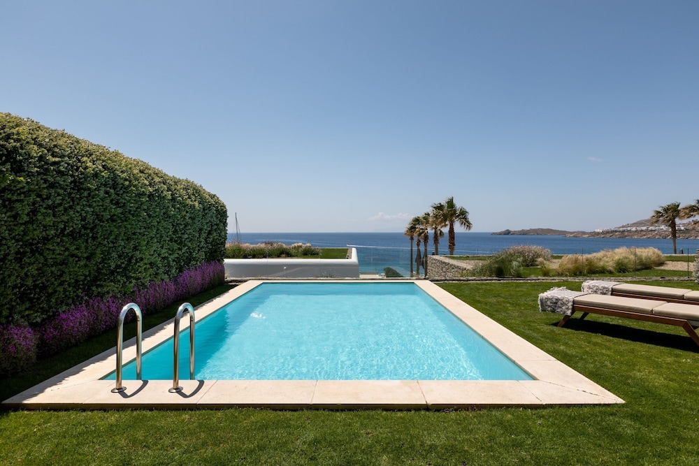 Luxury Suite, 1 Double Bed, Sea View (Balcony) photo 1