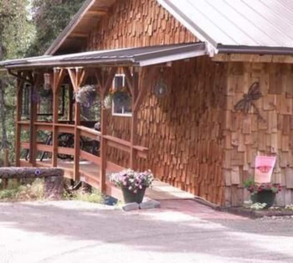 Dragonfly Cabin photo 2