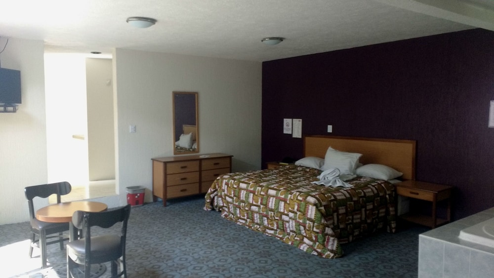 Suite, 1 King Bed photo 1
