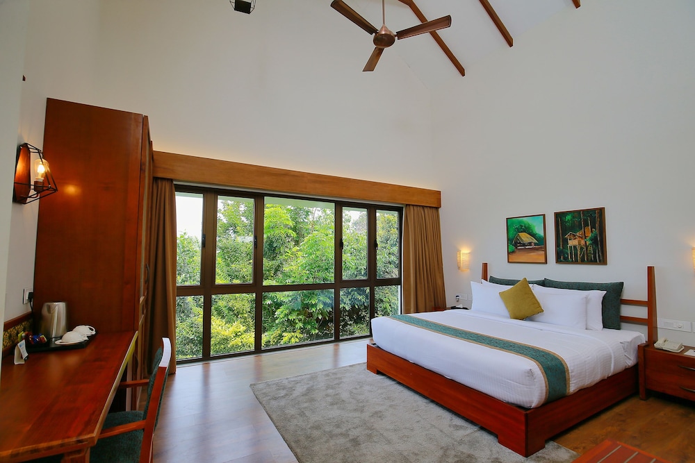 Suite, 1 Double Bed, Non Smoking, Mountain View photo 2