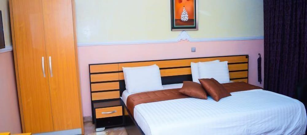 Room (Ambassador)