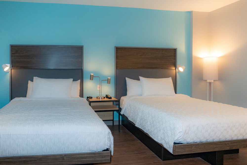 Room, 2 Queen Beds (Hearing) - Photo 1