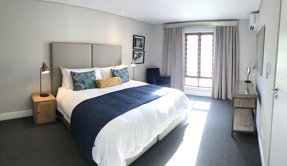 Panoramic Suite, 1 Bedroom, Patio, Mountain View