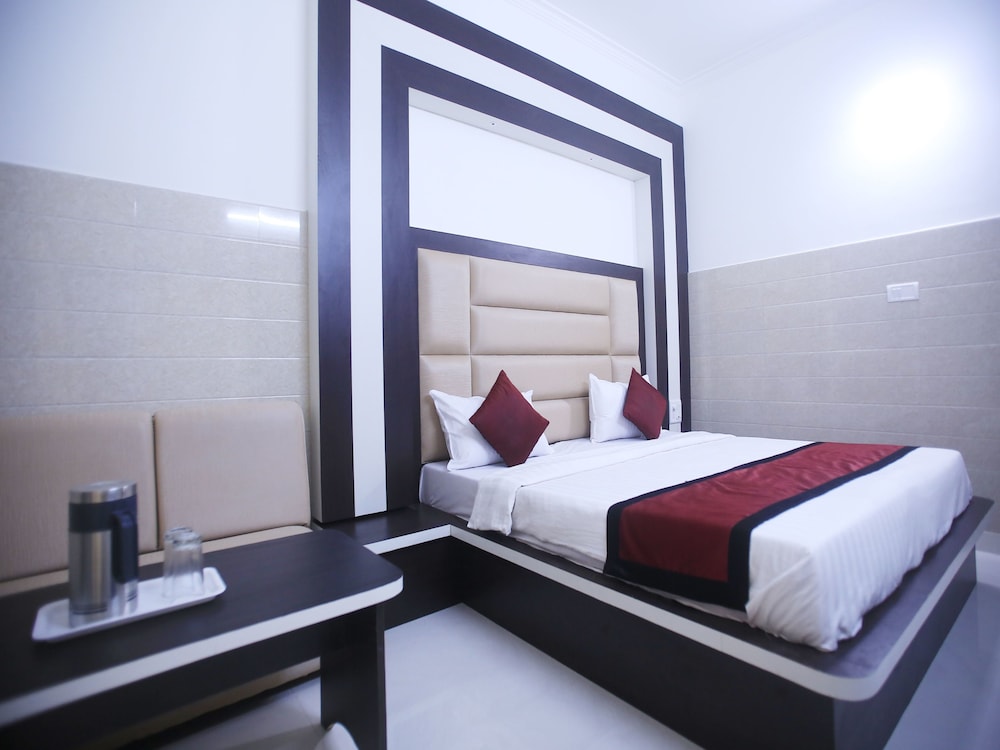 Deluxe Double Or Twin Room, 1 King Bed photo 2
