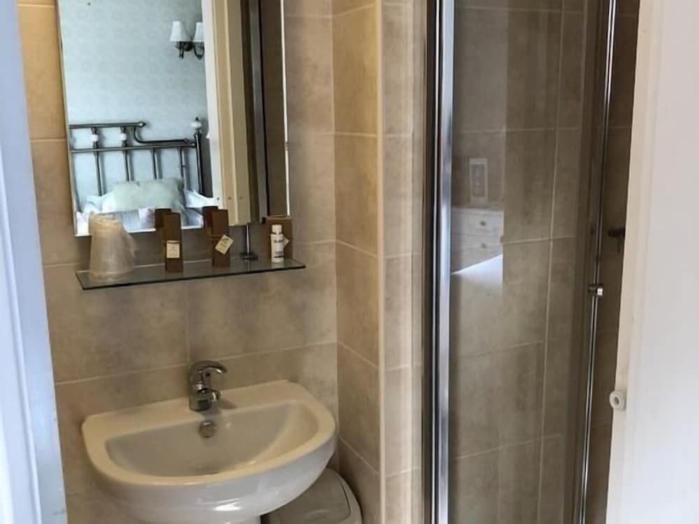 Standard Double Room, Ensuite photo 2