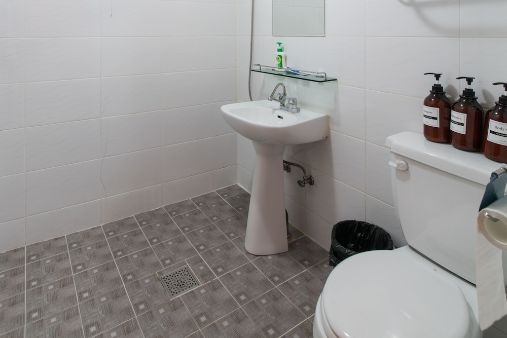 Basic Shared Dormitory, Women only photo 3