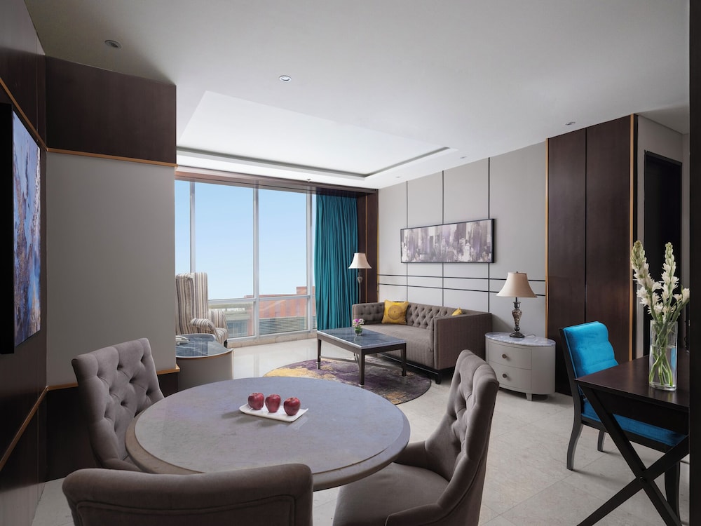 Family Suite, Pool View (2 Bedroom Suite with City View)