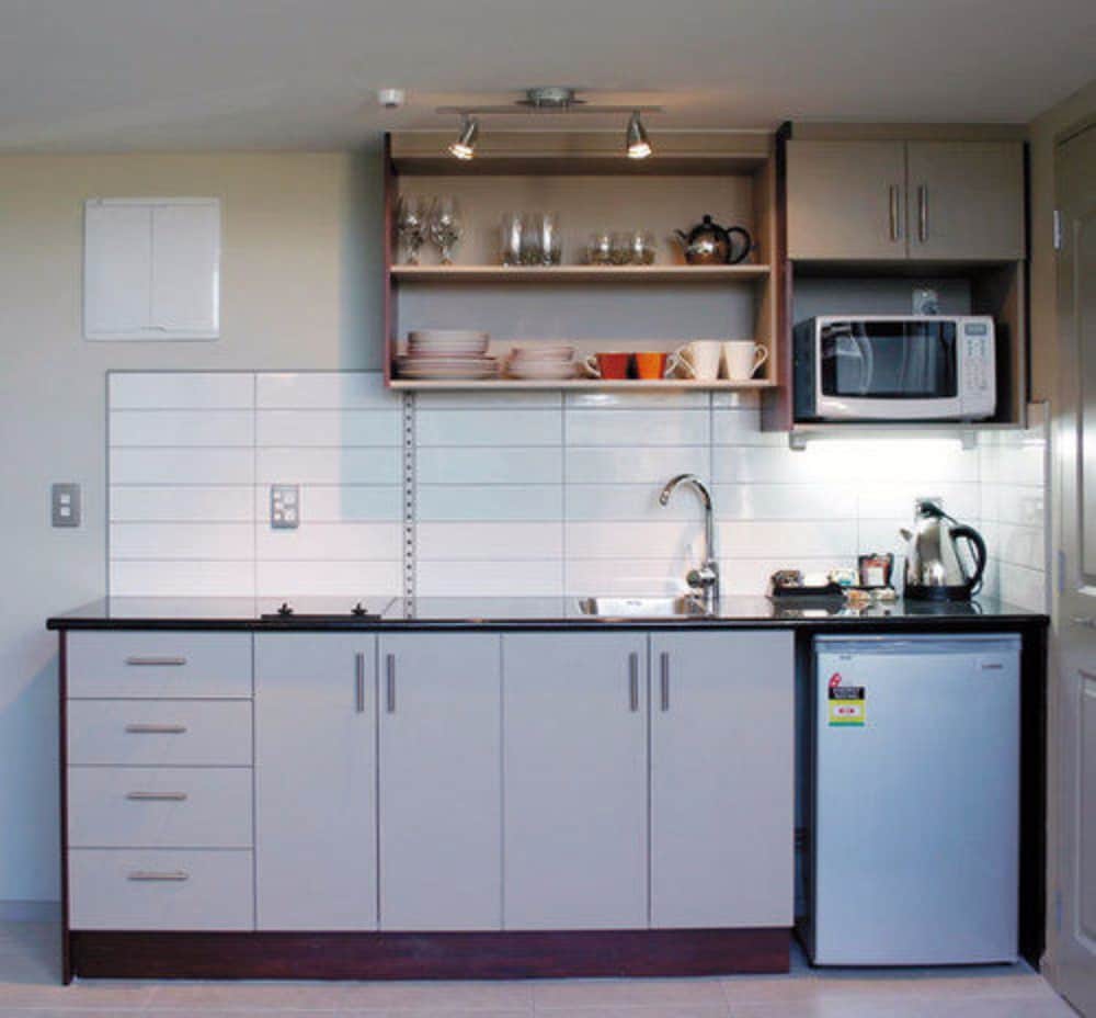 Standard Suite, 2 Bedrooms, Non Smoking, Kitchenette (Red Dot Deal 9) photo 2