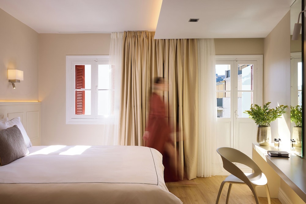 Executive Suite, Hill View with Balcony photo 2