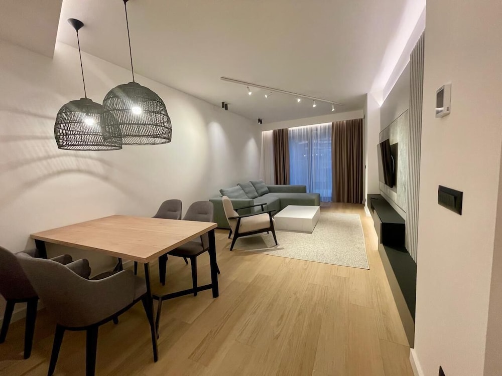 Luxury Apartment, Garden View