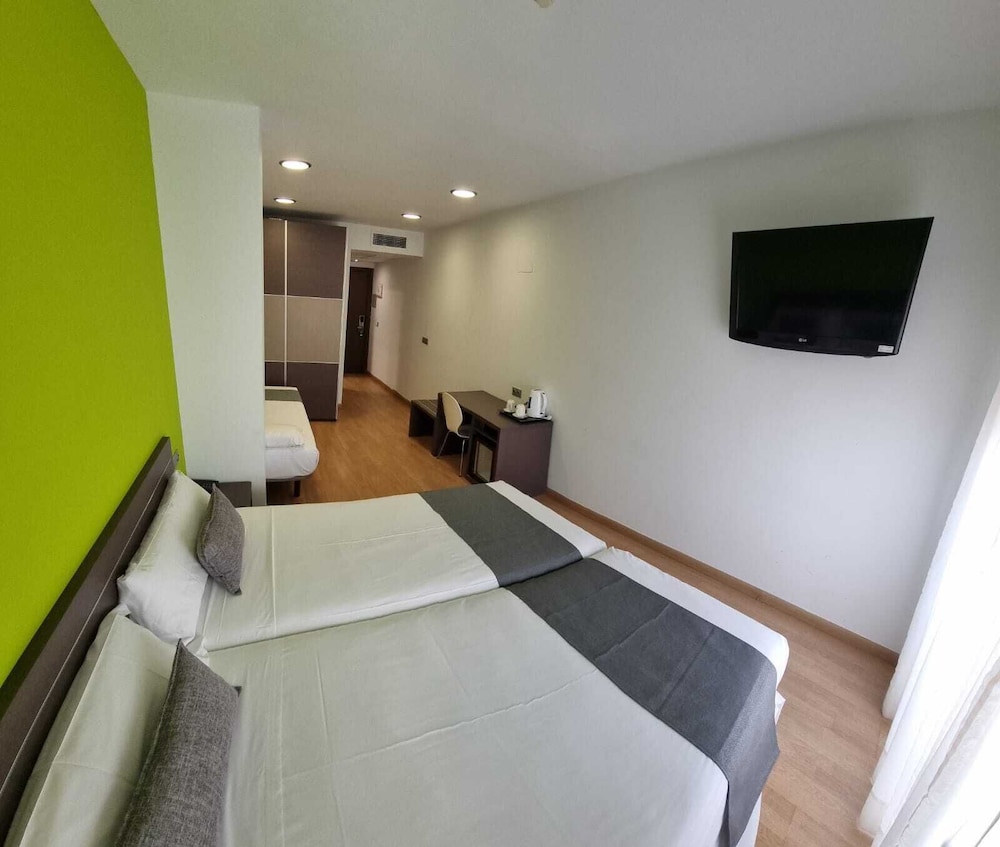 Family Room - Photo 2