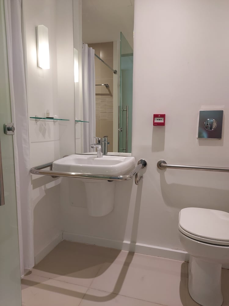 Deluxe Room (Accessible) photo 2