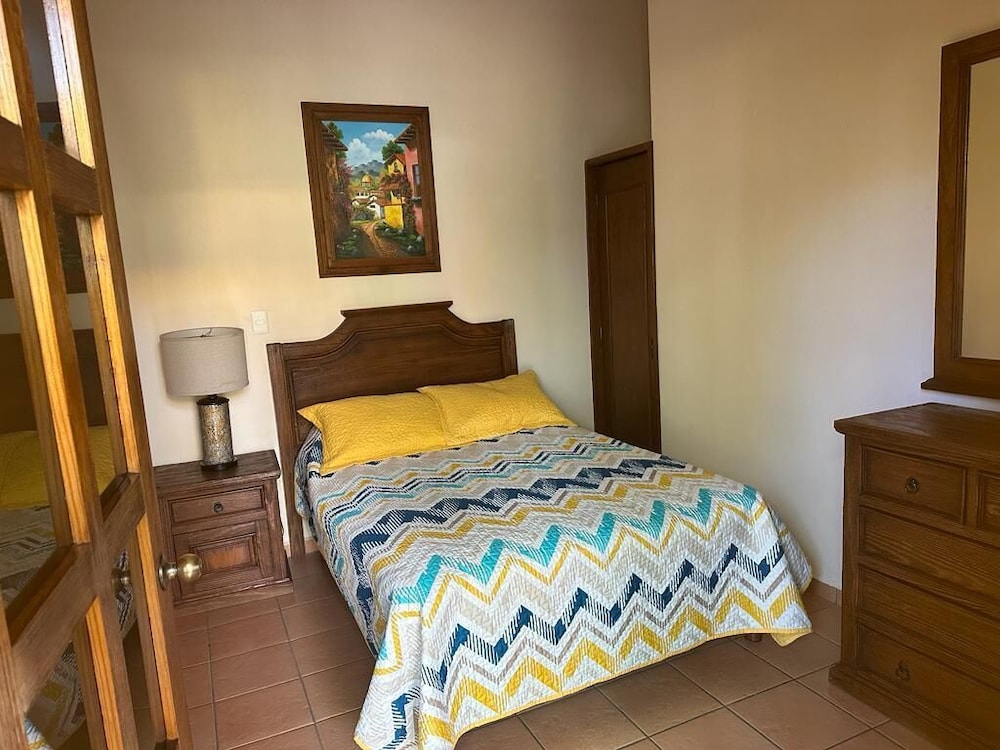 Classic Room, 1 Large Twin Bed, Non Smoking photo 1
