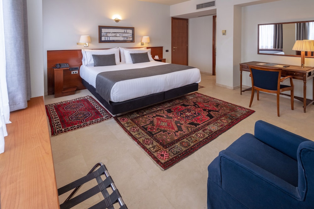Premium Double Room Single Use - Photo 7