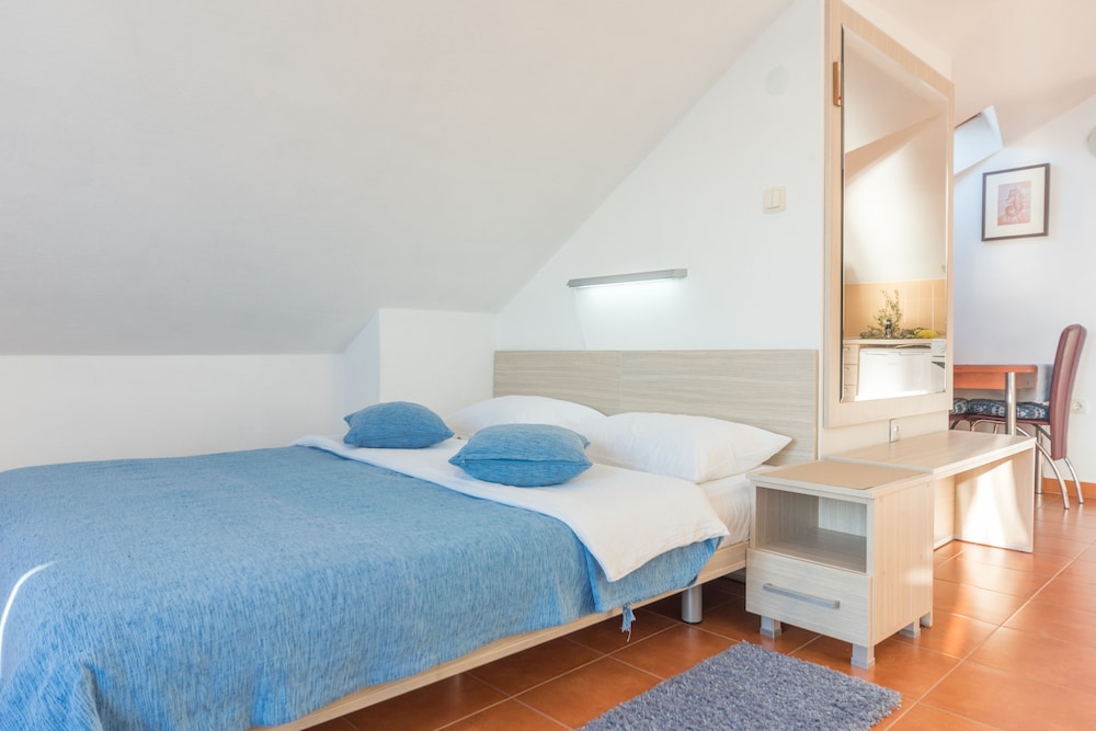 Panoramic Studio, Balcony