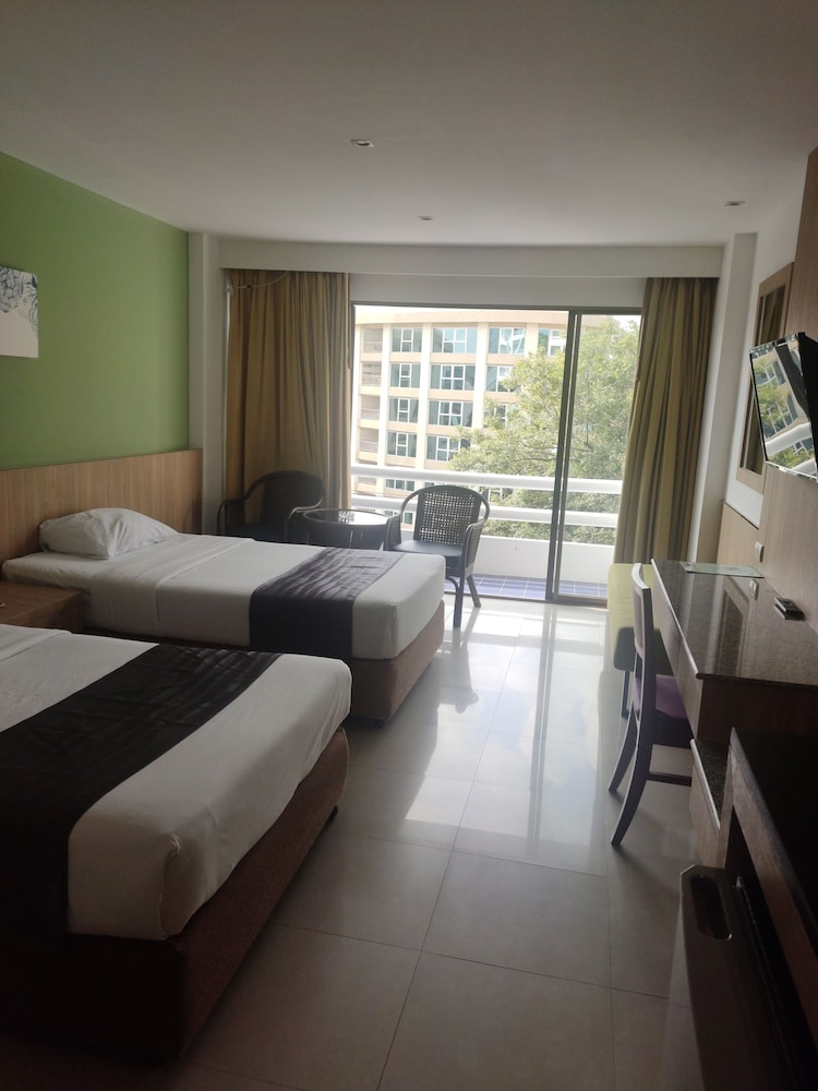 Deluxe Double Or Twin Room photo 3