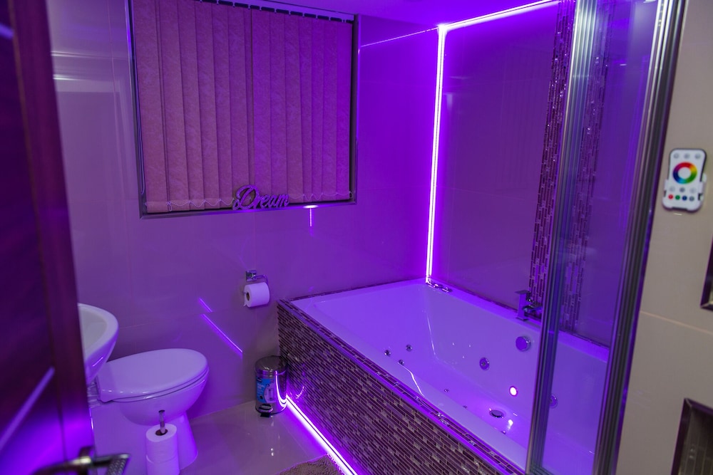Apartment, Ensuite (Attic Flat) - Photo 24