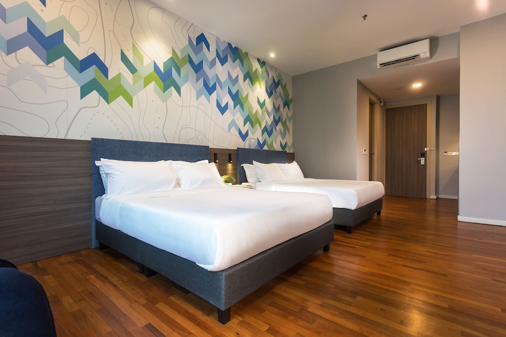 Family Quadruple Room, 2 Queen Beds - Photo 2