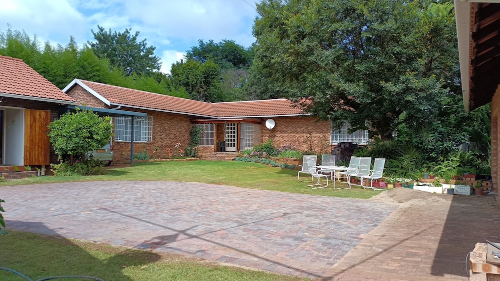 Apartment, 2 Bedrooms, Smoking, Patio