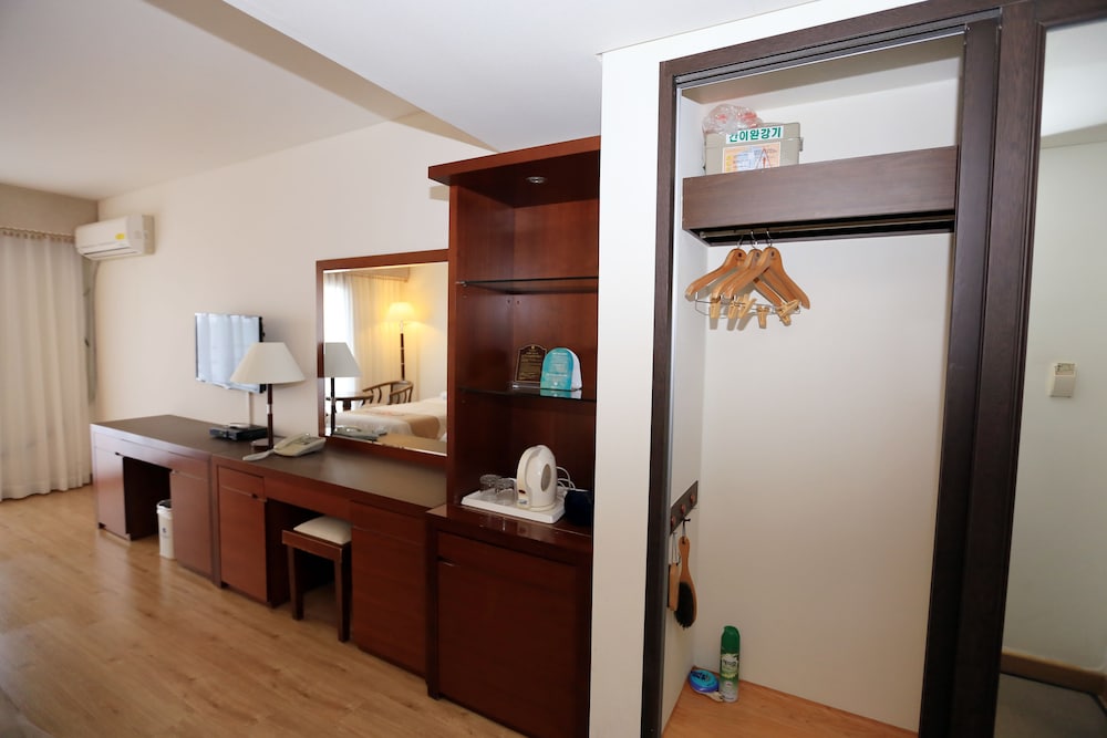 Deluxe Twin Room - Photo 8