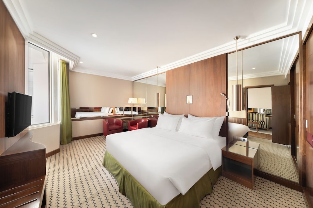 Suite, 1 Bedroom - Photo 1