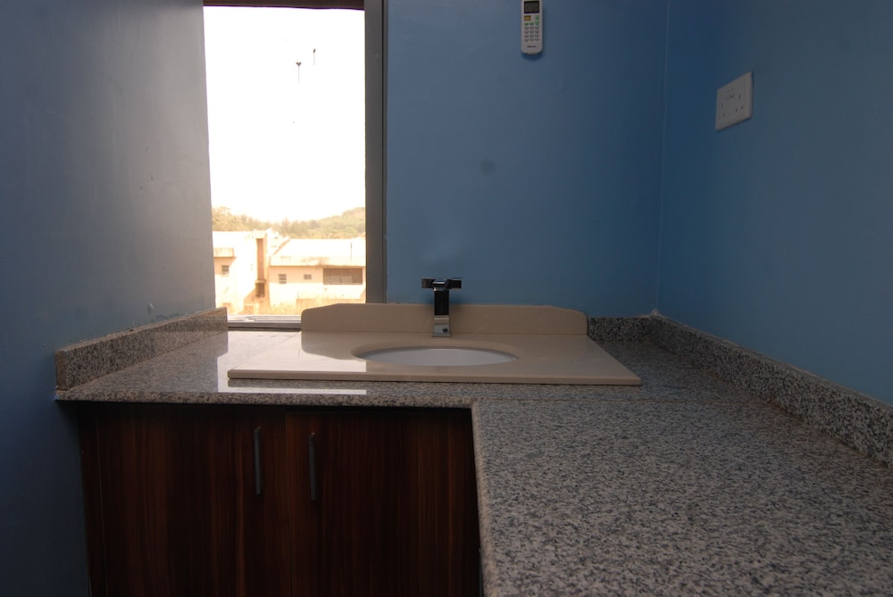 Double Room - Photo 7