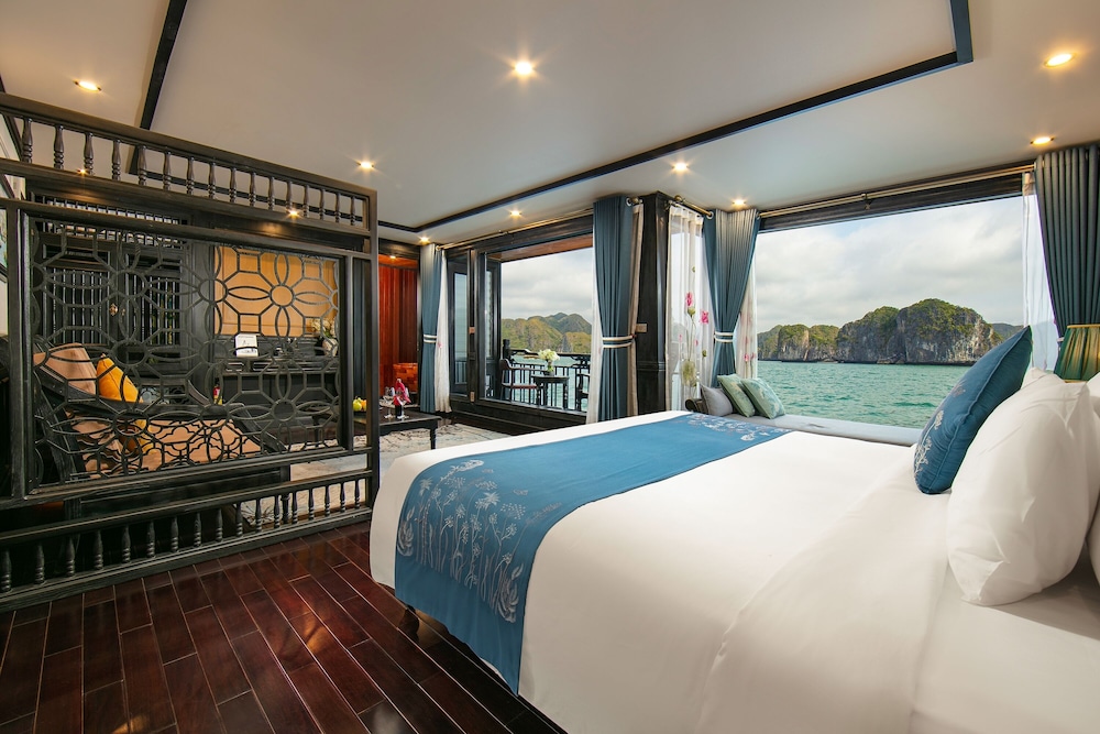 Lan Ha Junior Suite, 2D1N or 3D2N photo 1