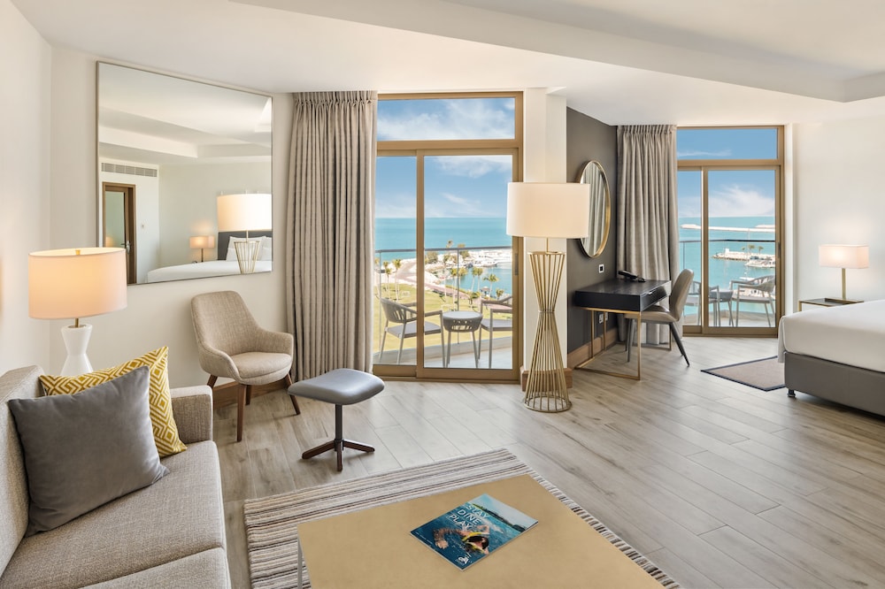 Resort View Junior Suite, Peacock Lounge, Beach, Splash Park & Mall Shuttle photo 3