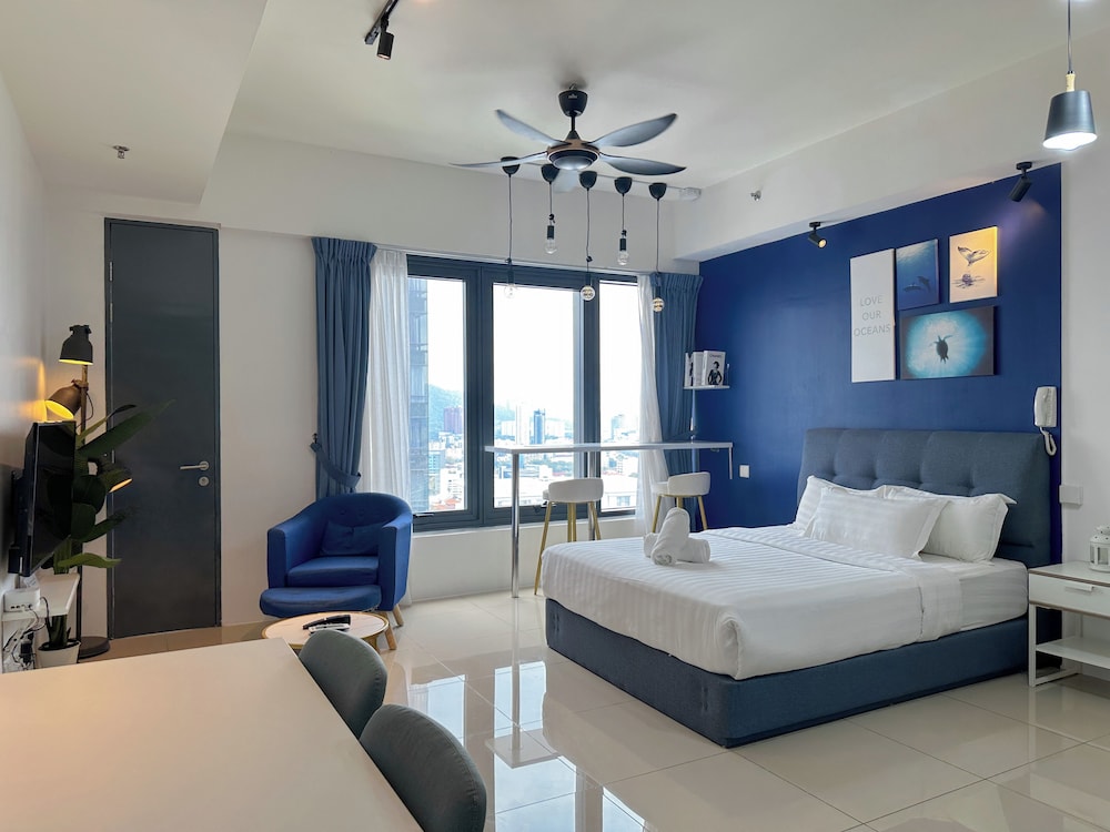 Classic Studio, City View