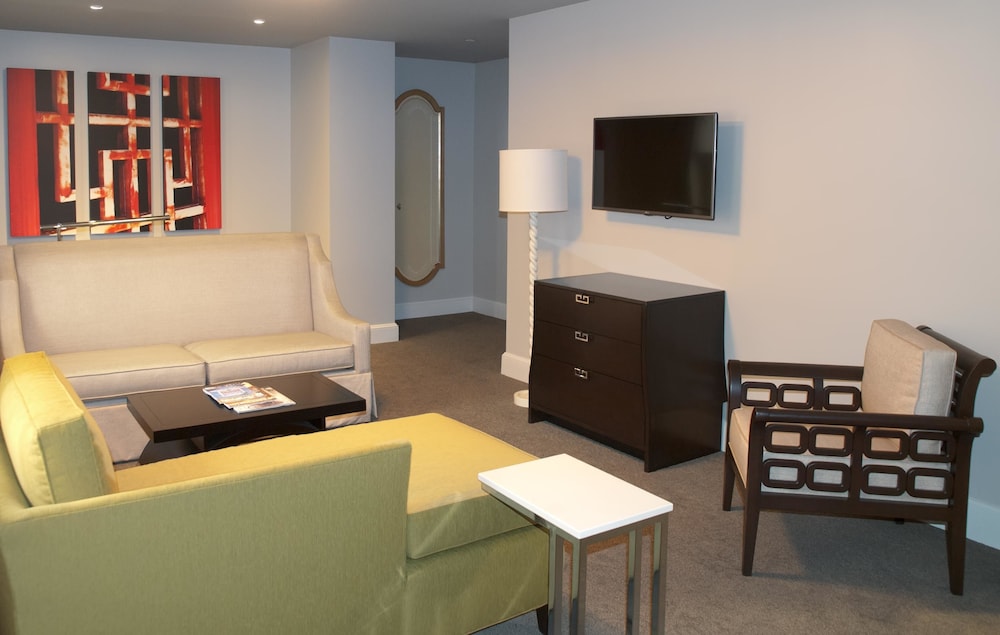 Carriage House Suite