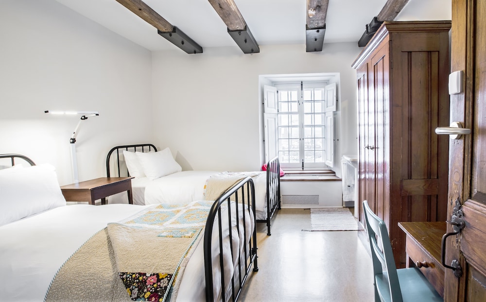 Authentic Room, 2 Single Beds, Shared Bathroom photo 1