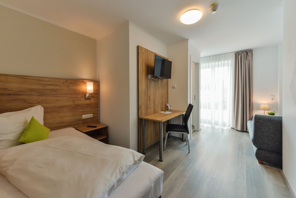 Business Single Room (Optional: Private Entrance)