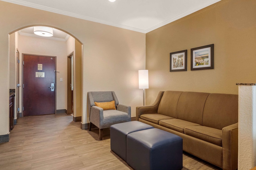 Suite, 2 Queen Beds, Non Smoking - Photo 3