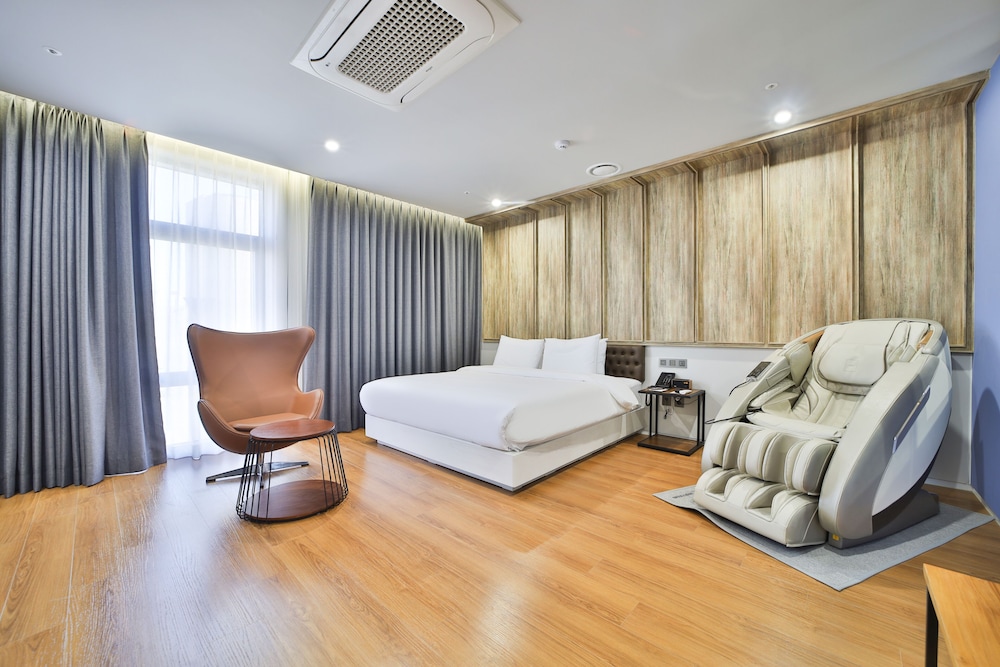Signature Premium Room - Photo 9
