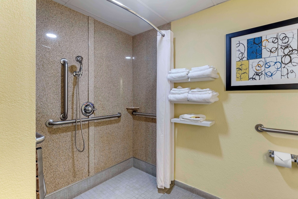 Standard Room, 2 Queen Beds, Accessible, Non Smoking - Photo 4