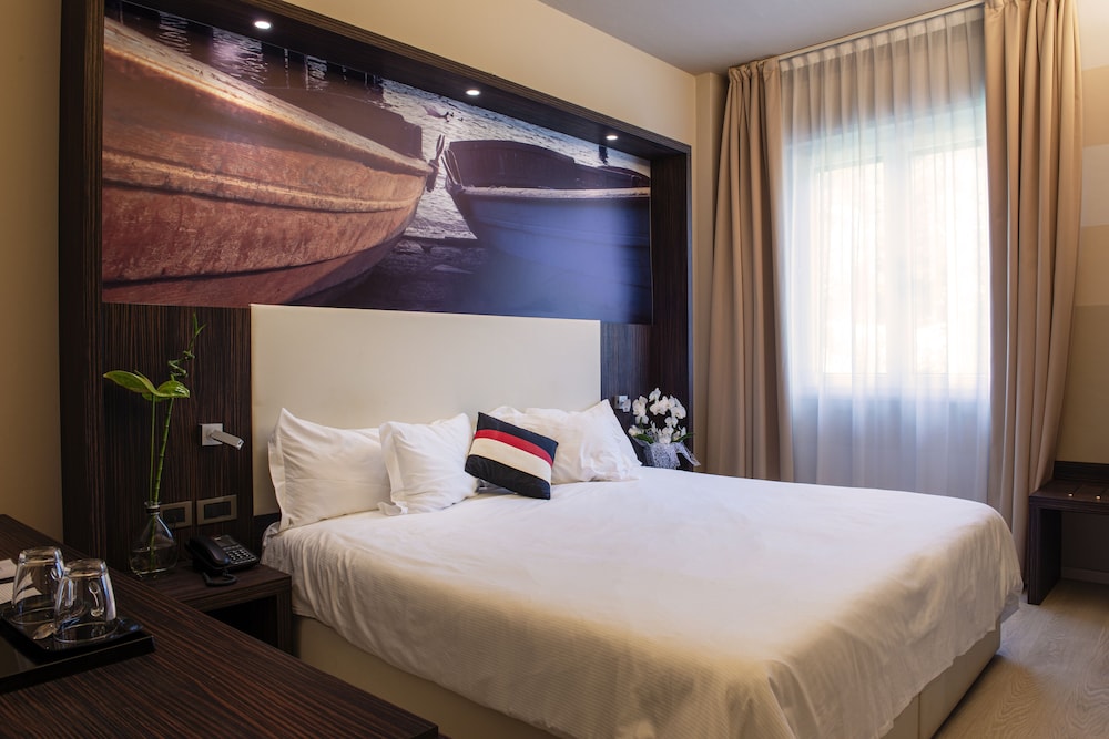 Classic Double Room (without lake view) photo 2