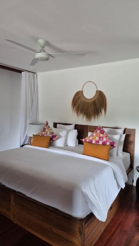 Lake View Villa photo 1