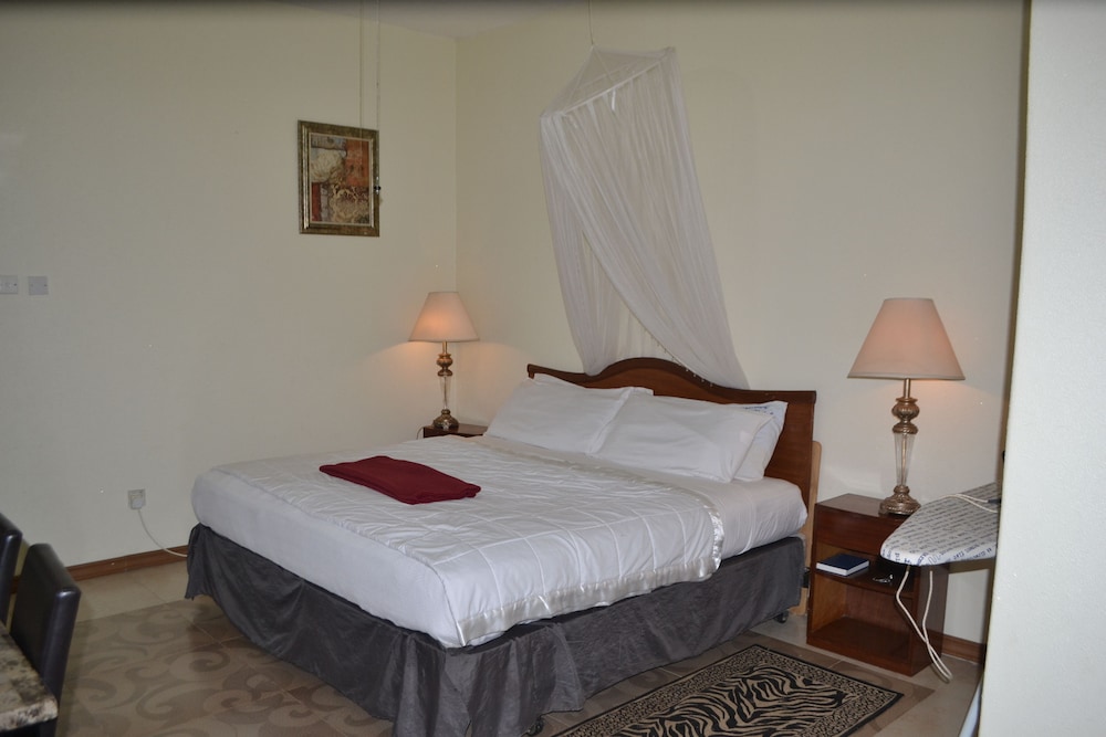 Deluxe Double Room, 1 Queen Bed with Sofa bed, Accessible, Garden View photo 1