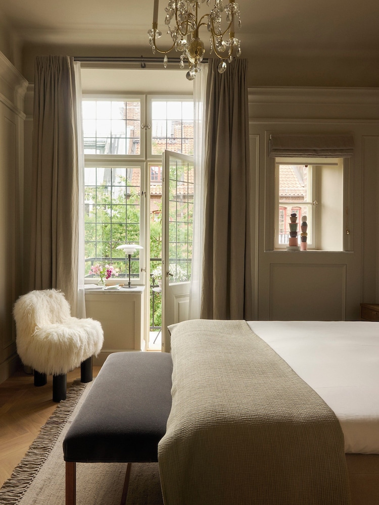 Standard Room, 1 Queen Bed, Garden View