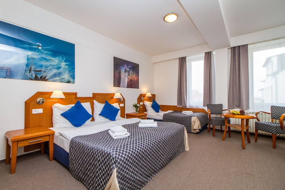 Standard Triple Room photo 2