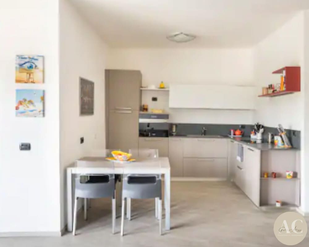 Apartment photo 2