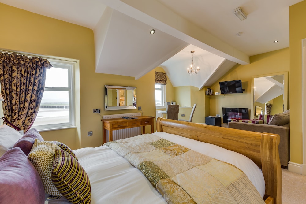 Suite (Seven) photo 1