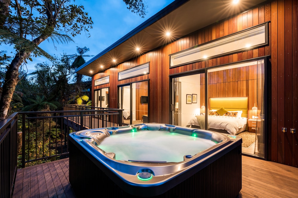 Deluxe Two Bedrooms Spa Tree House - Photo 3