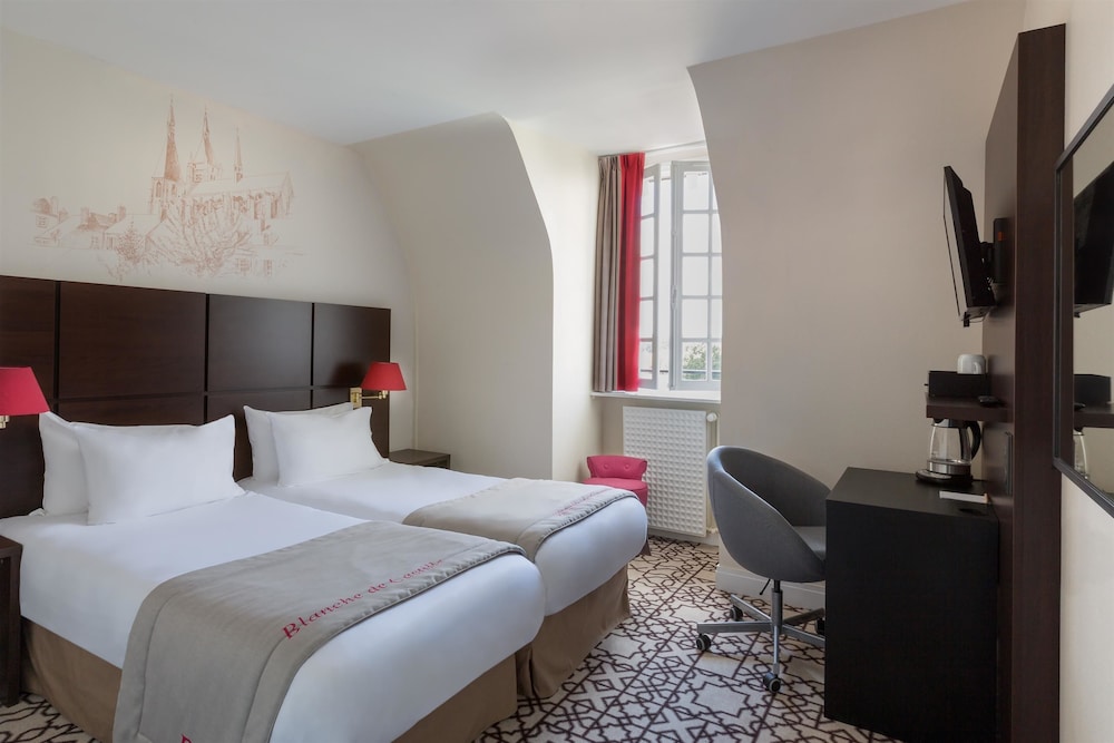 Family Room, 2 Queen Beds, Non Smoking (Twin bed on request)