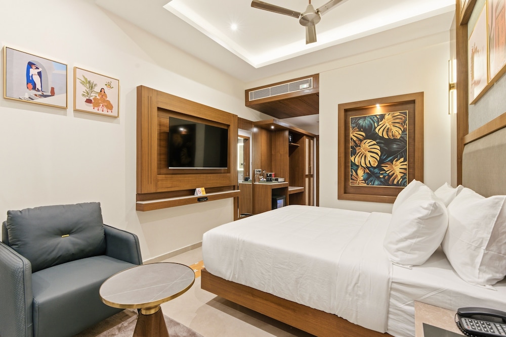 Superior Double Room, Partial Ocean View